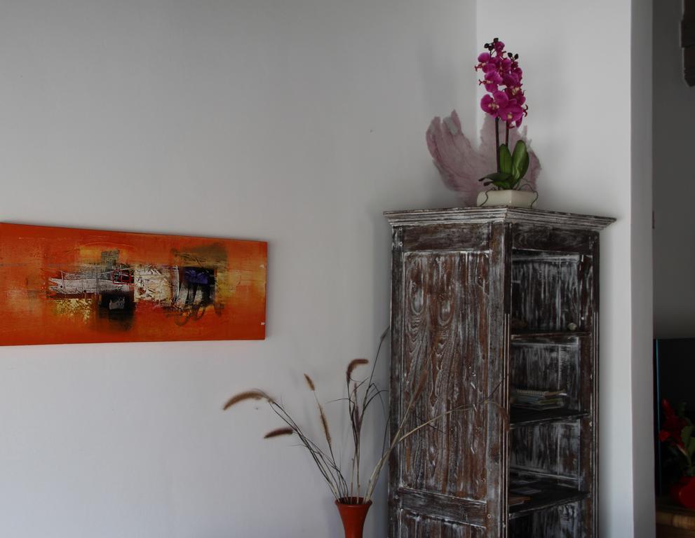 Clara Villa *